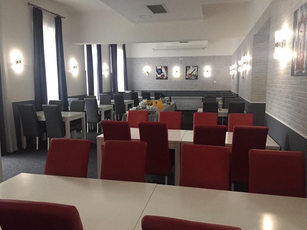 Hostel Levicki Славонски-Брод Экстерьер фото